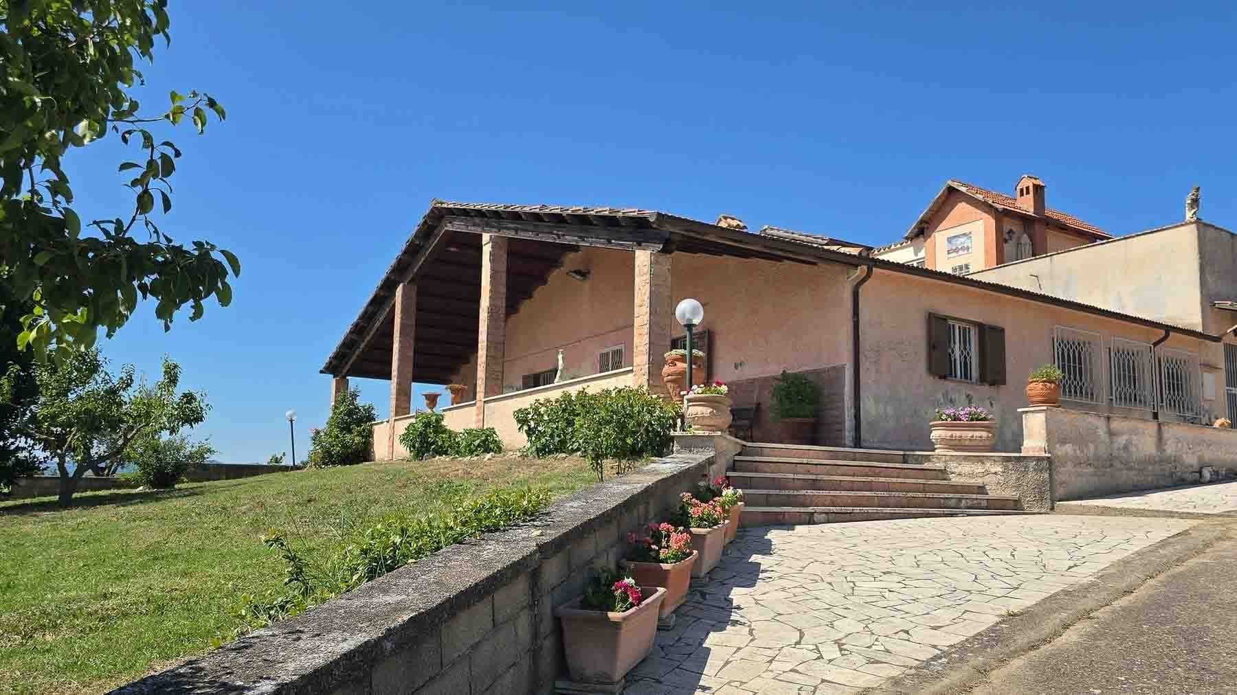 Casa indipendente a Montecchio con ampio giardino