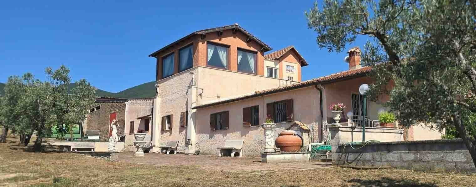 Casa indipendente a Montecchio con ampio giardino