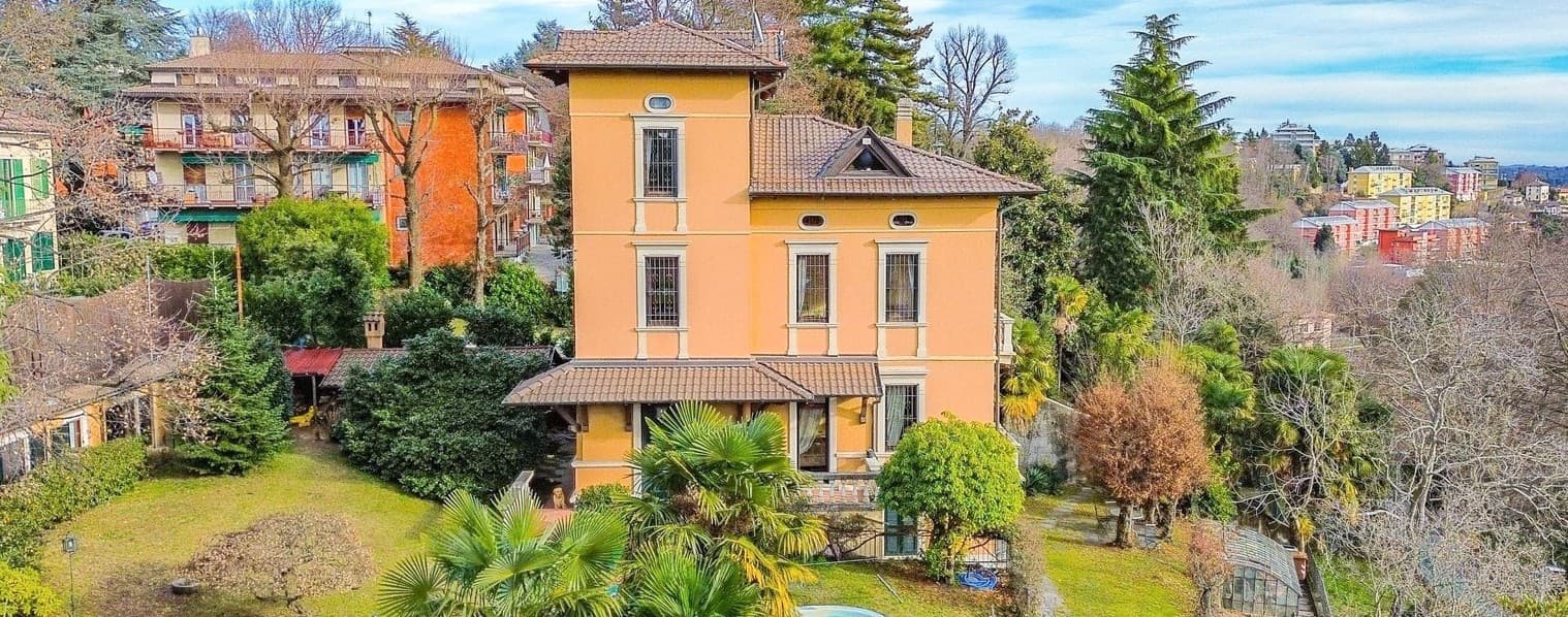 Villa storica con giardino privato a Varese