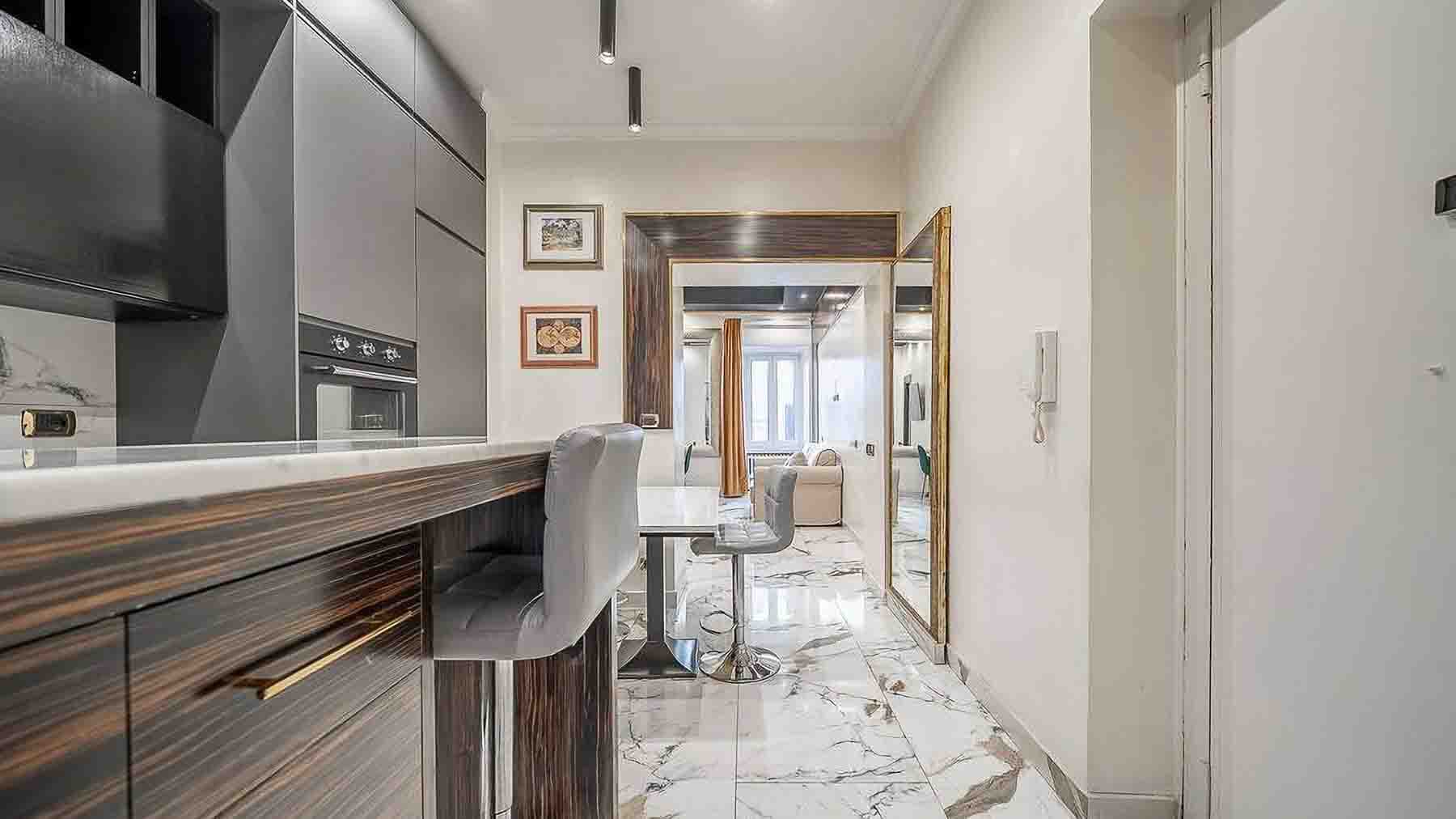 Appartamento a Roma: 90 mq, 2 camere, 2 bagni