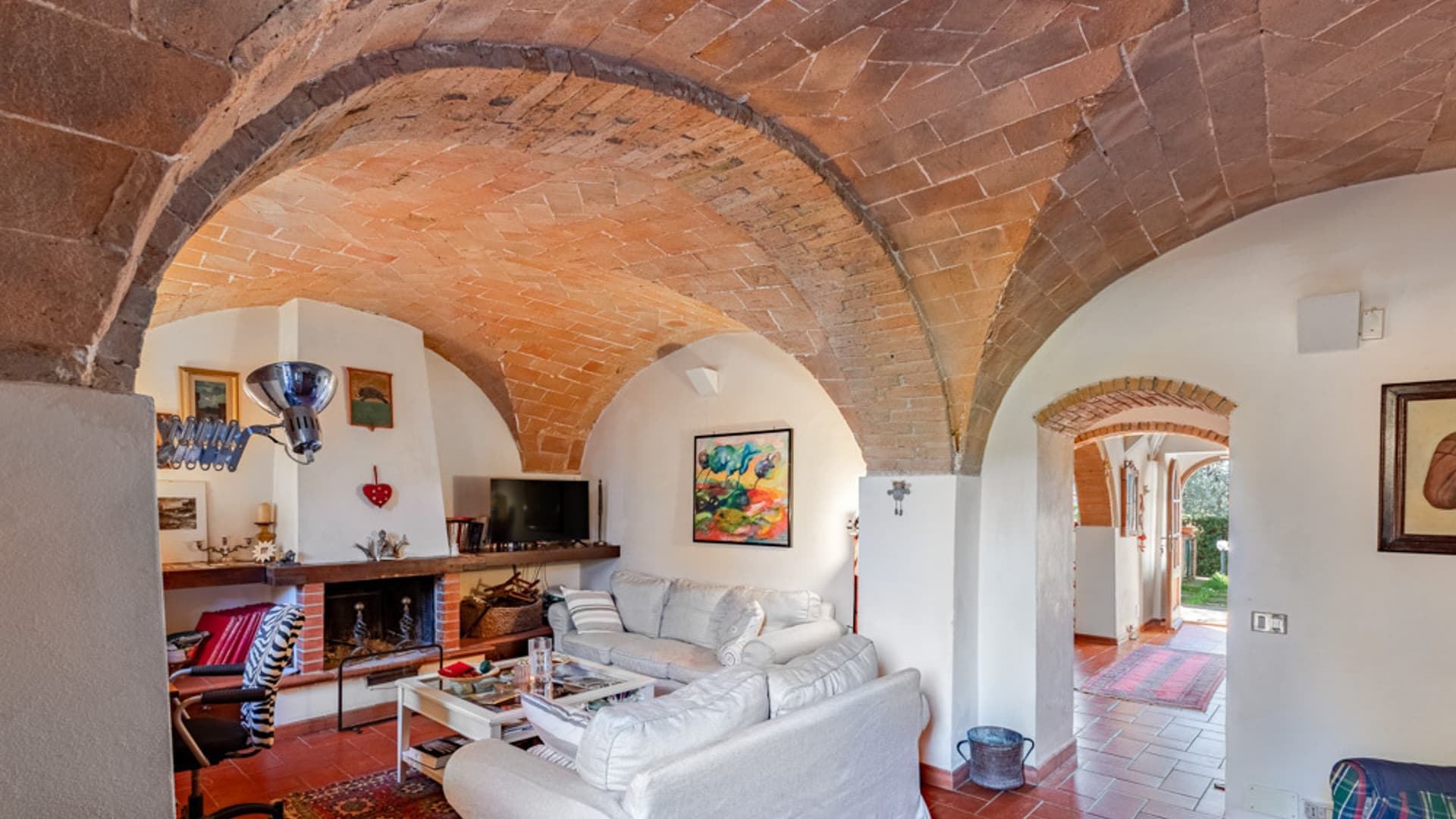 Casa indipendente a Volterra, 500 mq di charme toscano