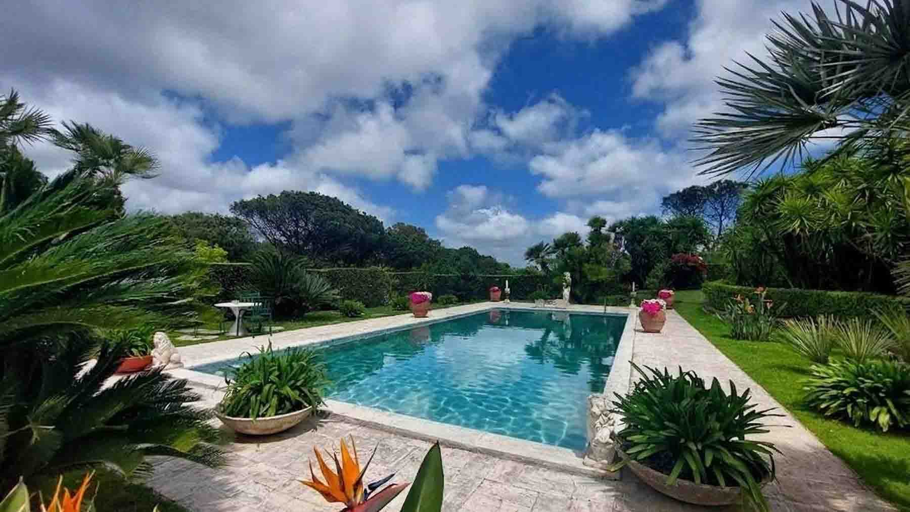 Villa con piscina e giardino privato a Roma