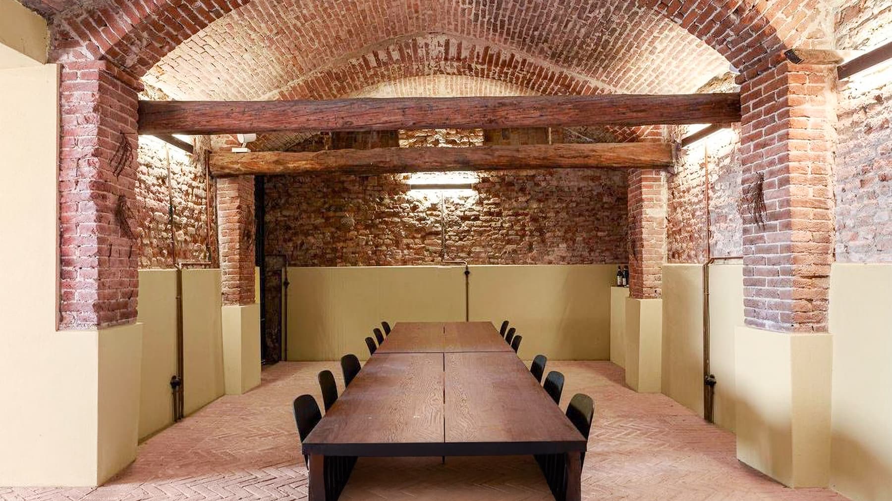 Villa storica con giardino e piscina ad Asti