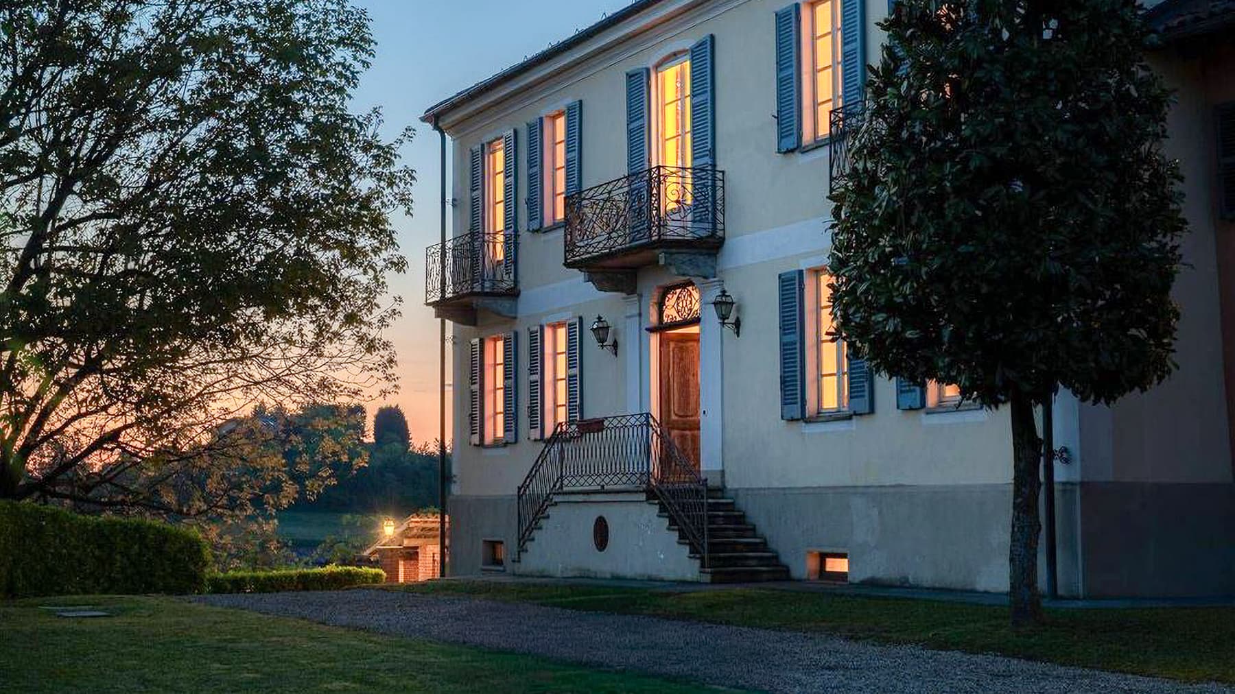 Villa storica con giardino e piscina ad Asti