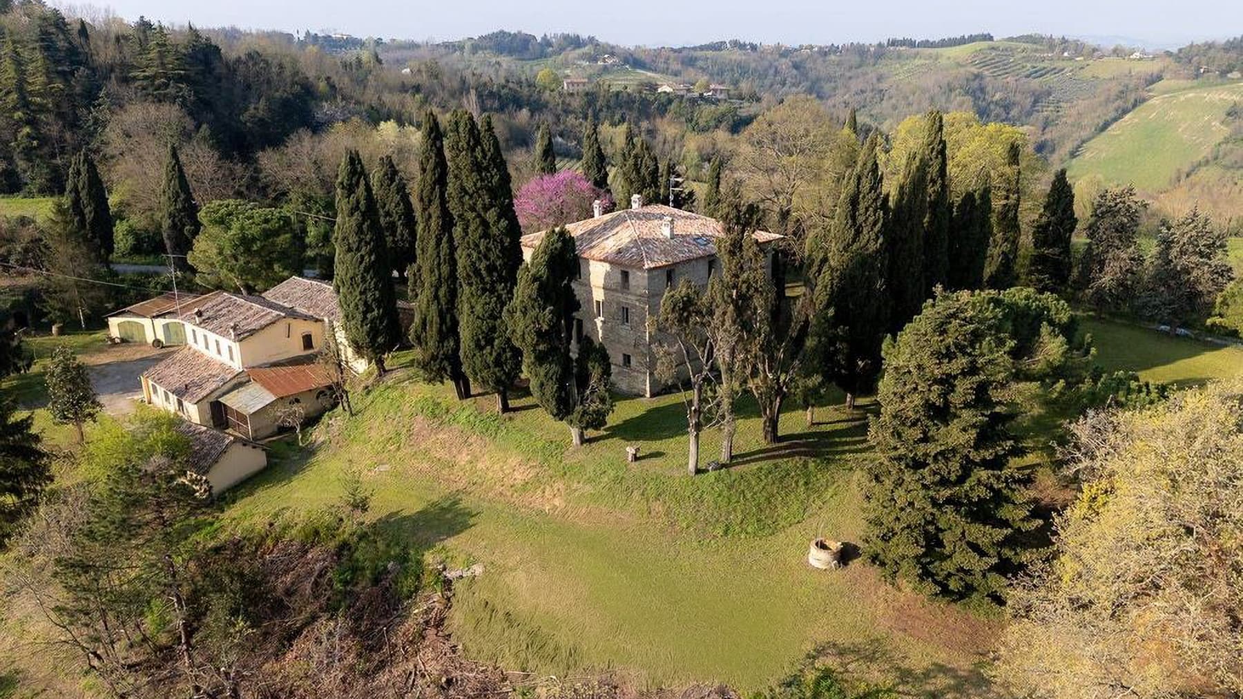 Villa storica a Bertinoro, 650 mq di eleganza