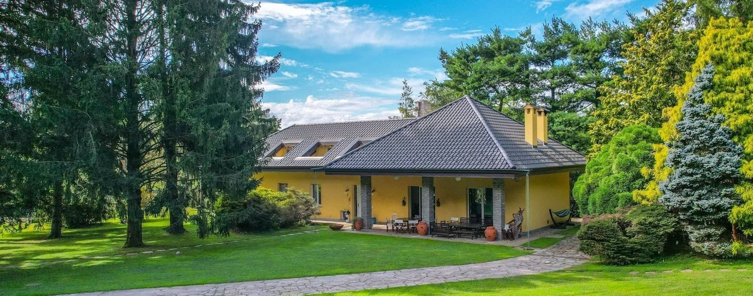 Villa in Angera, Lake Maggiore, Lombardy