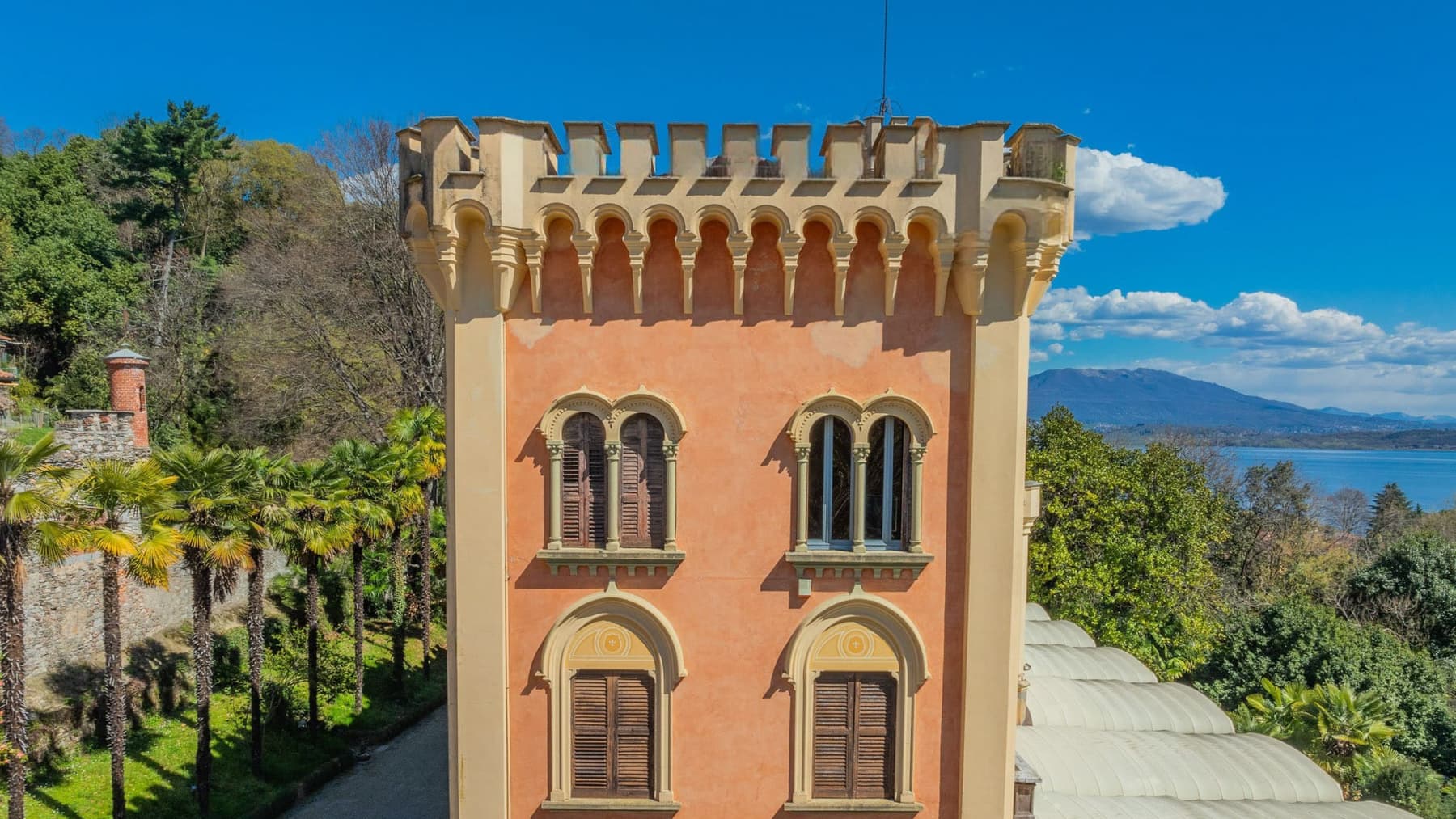 Villa in Lesa, Lago Maggiore, Piedmont