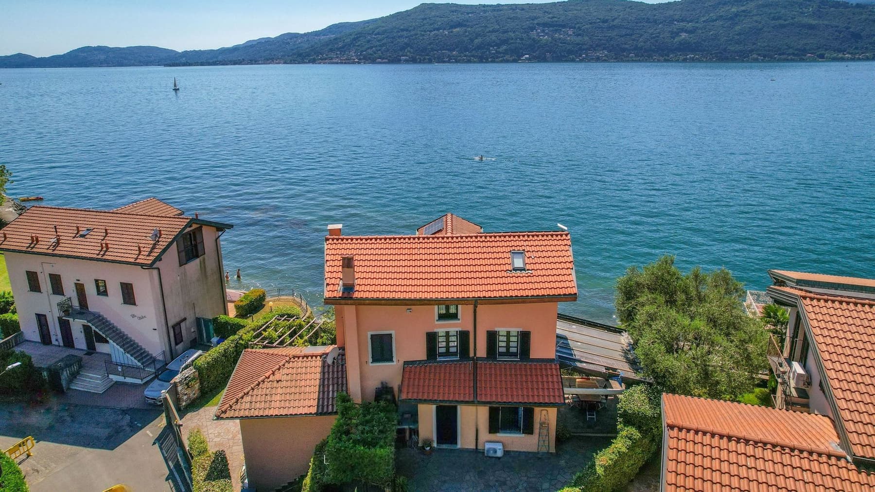 Villa in Leggiuno Overlooking Lake Maggiore