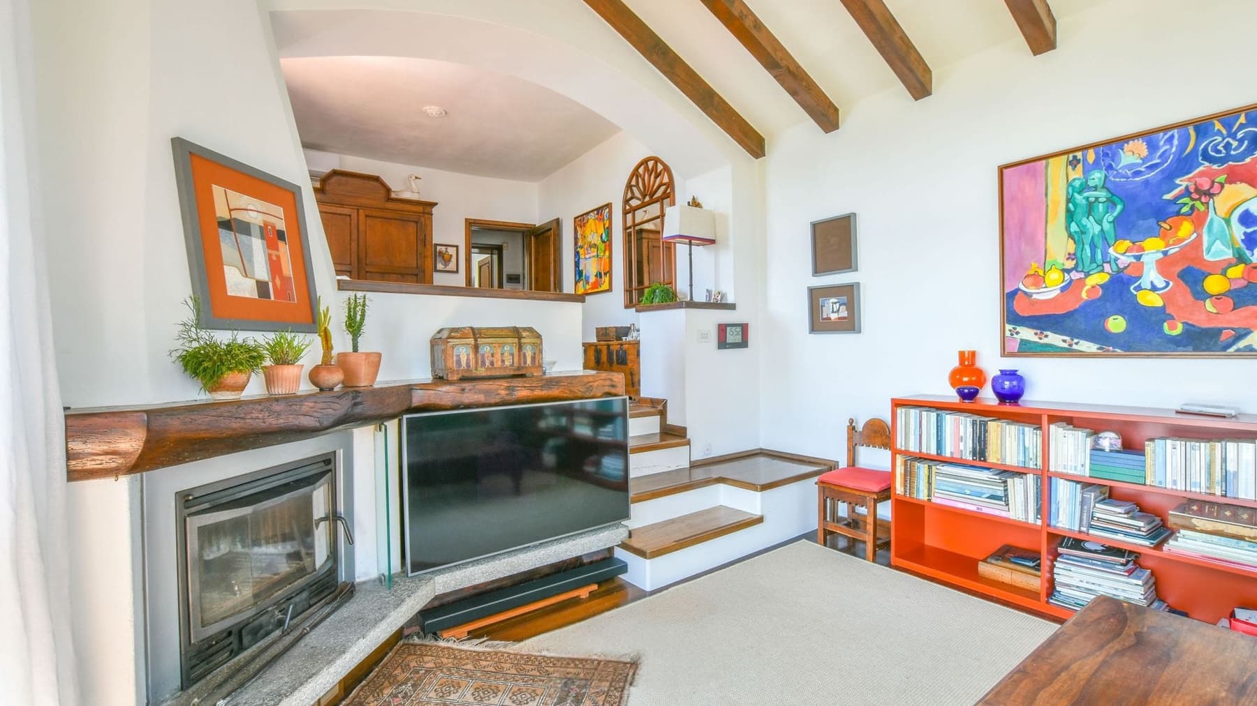 Villa in Leggiuno Overlooking Lake Maggiore
