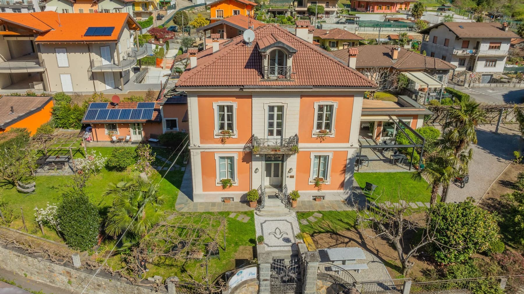 Villa Overlooking Lago Maggiore in Piemonte