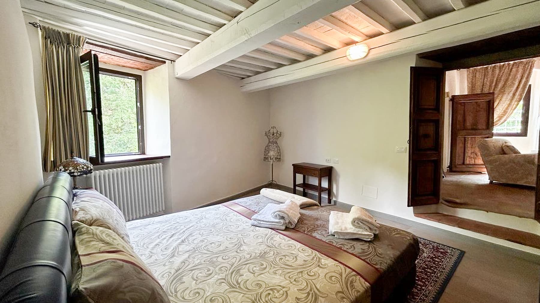 Villa nel cuore del Chianti, Toscana, con piscina e giardino