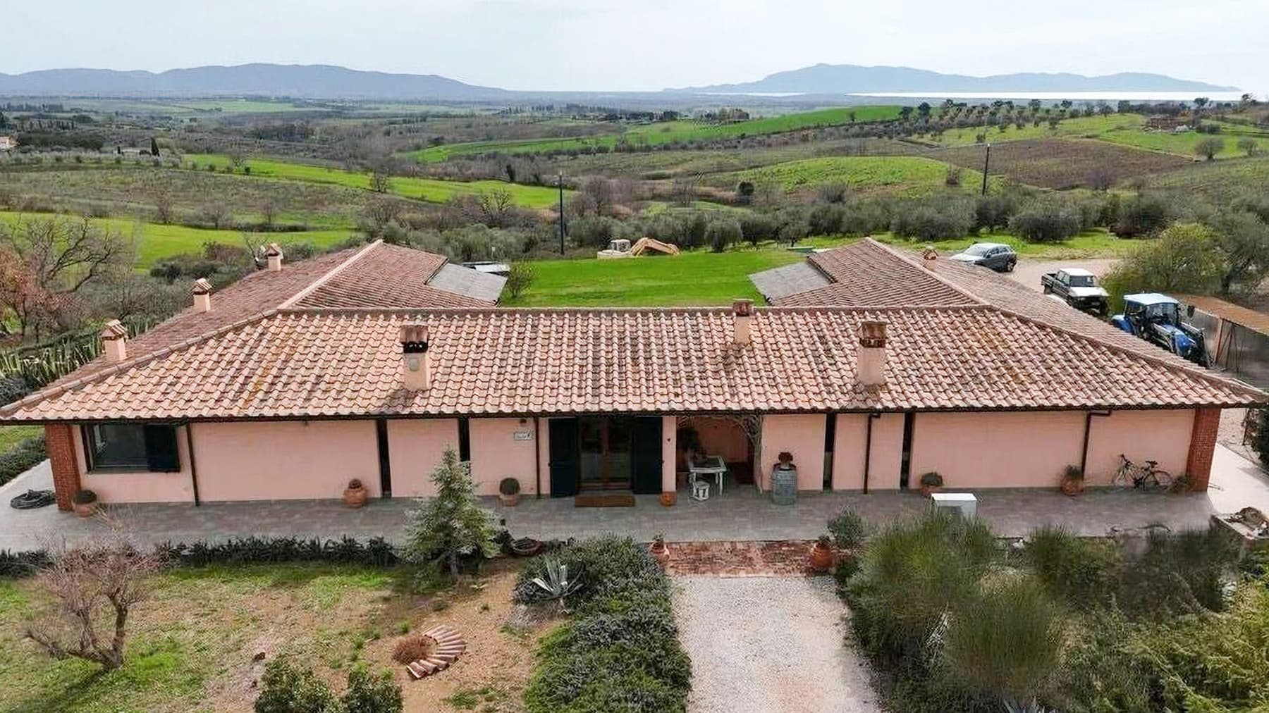 Villa panoramica a Fonteblanda, nel cuore della Toscana