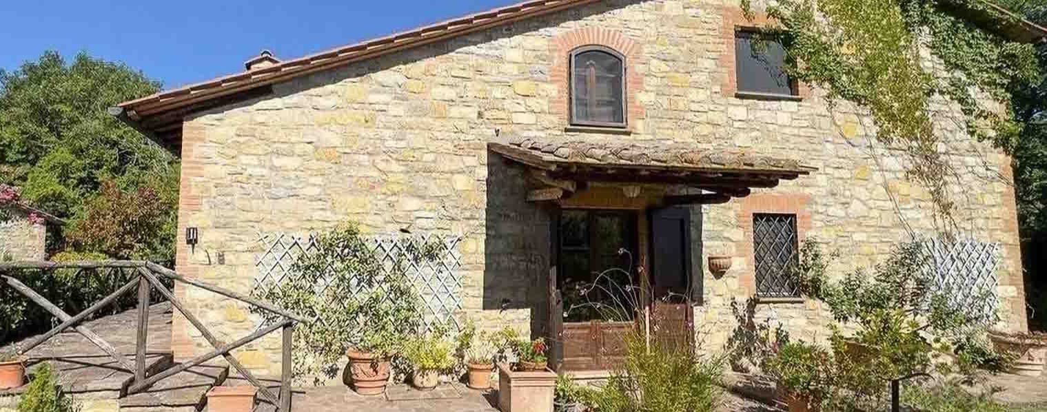 Casale di Lusso a Montegabbione, Umbria, con Piscina