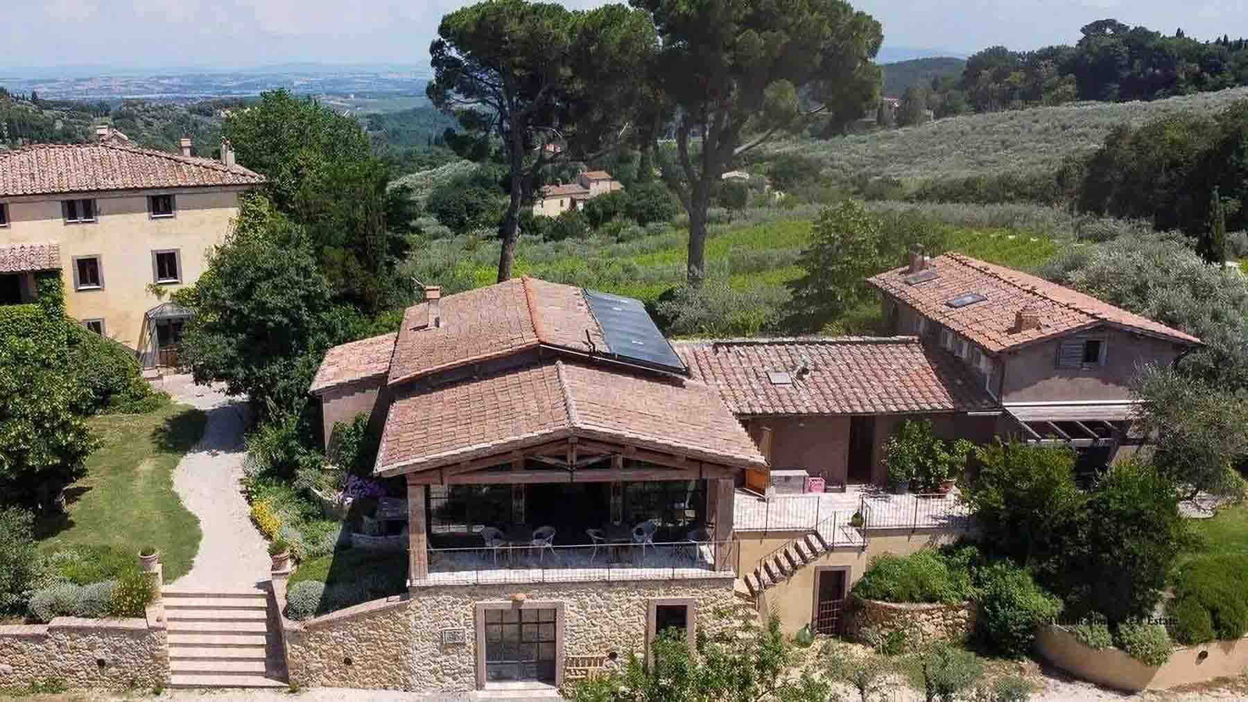 Casale di Lusso 400 mq tra le colline di Montepulciano