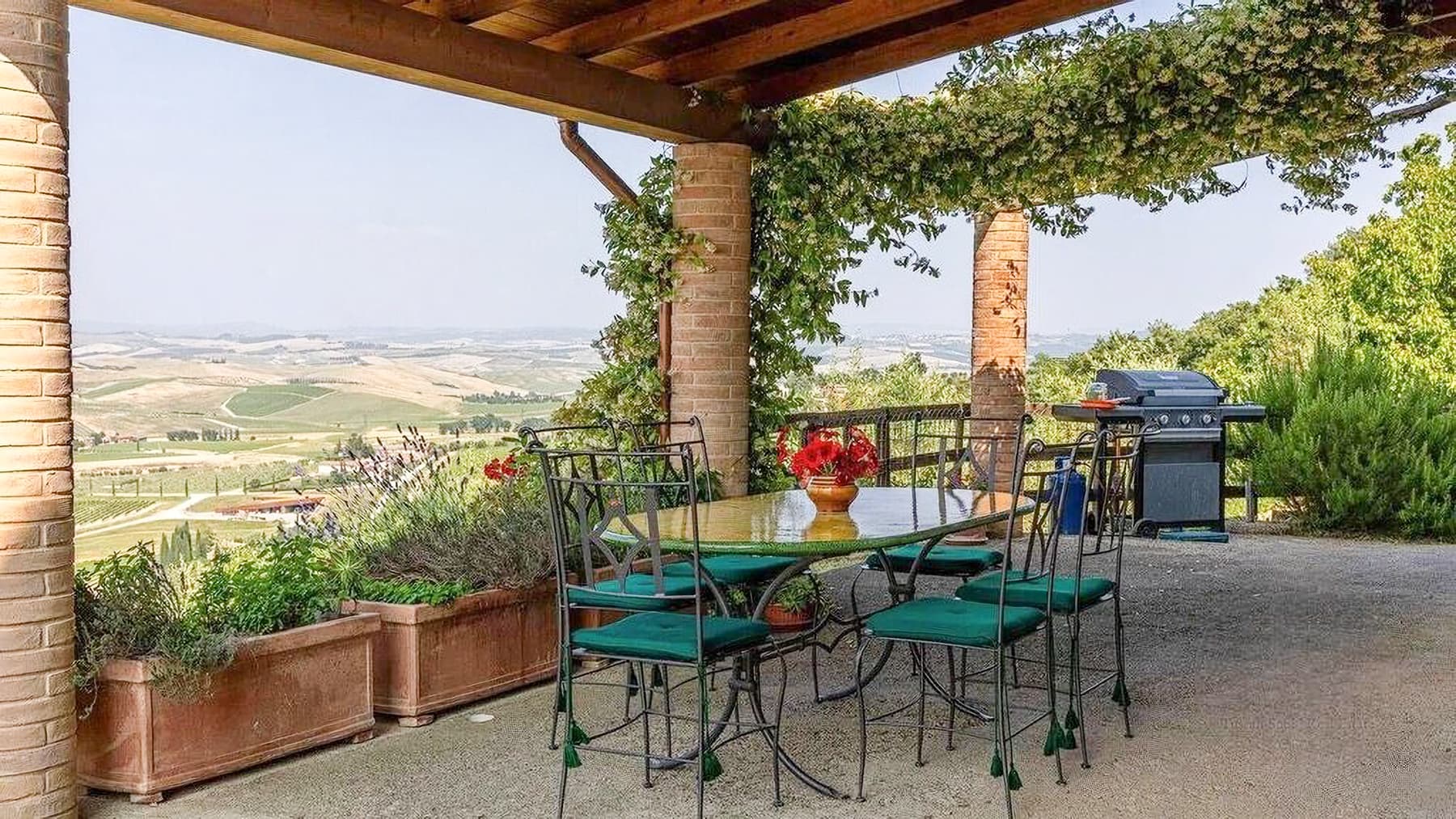 Villa a Montalcino, nel cuore della Val d'Orcia
