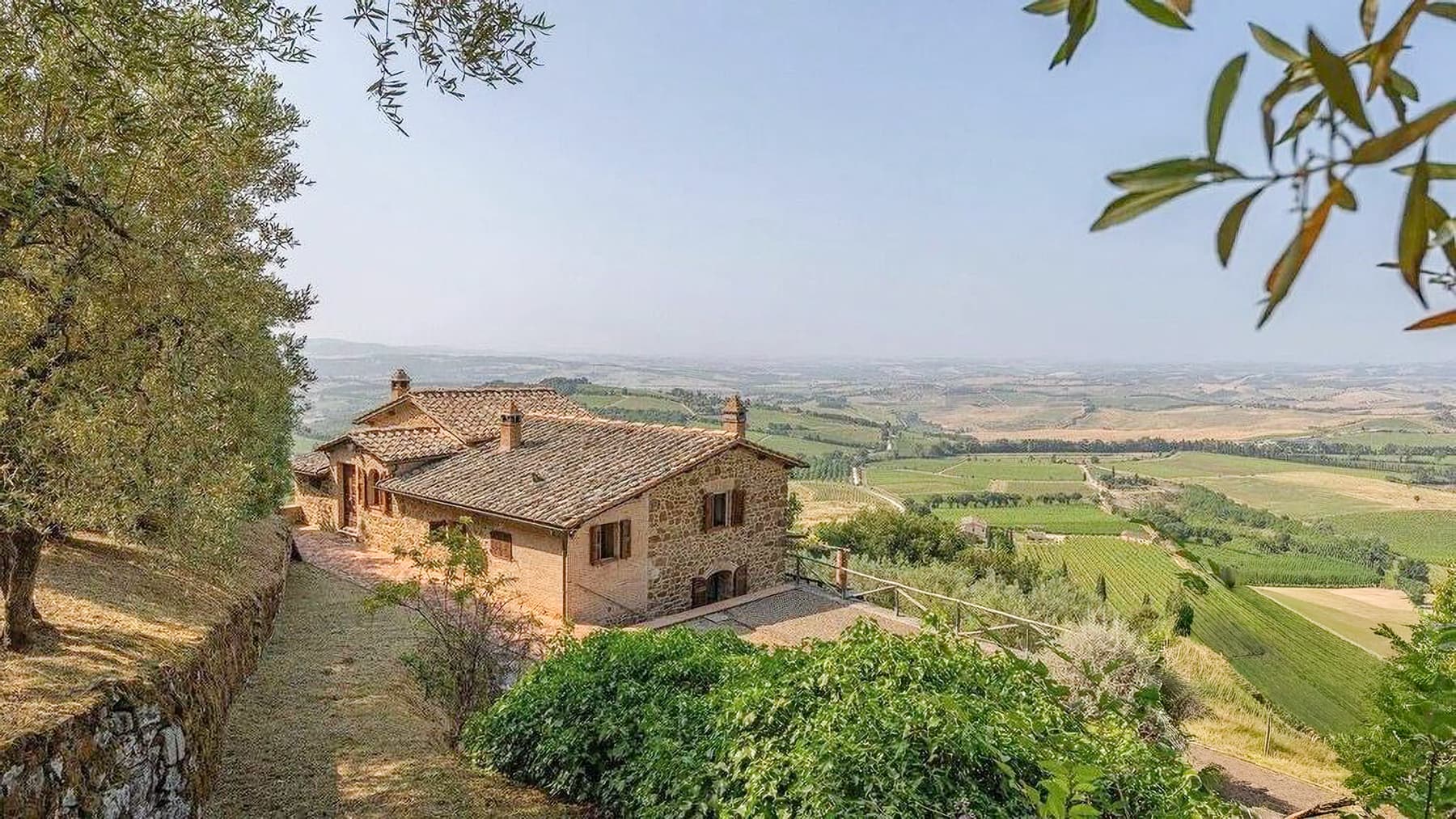 Villa a Montalcino, nel cuore della Val d'Orcia