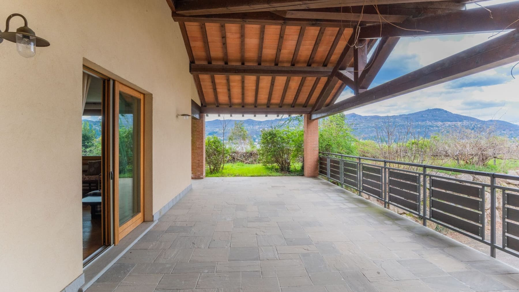 Villa panoramica a Ranco, Lago Maggiore, 886 mq