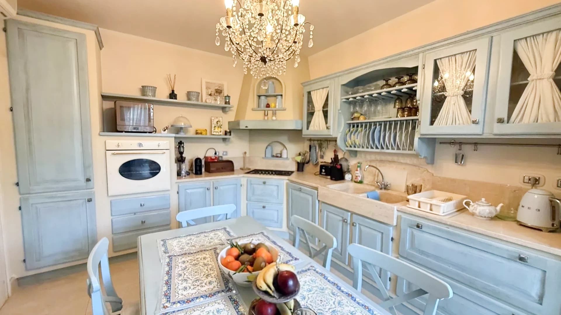 Elegant Villa in Prestigious Forte dei Marmi, Tuscany