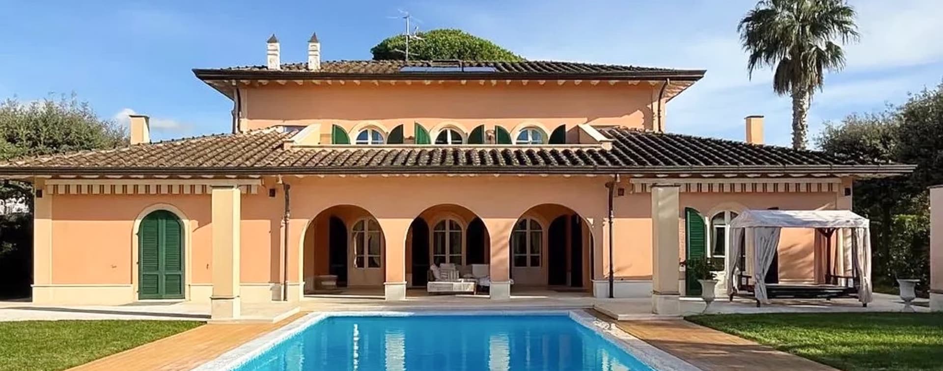 Elegant Villa in Prestigious Forte dei Marmi, Tuscany