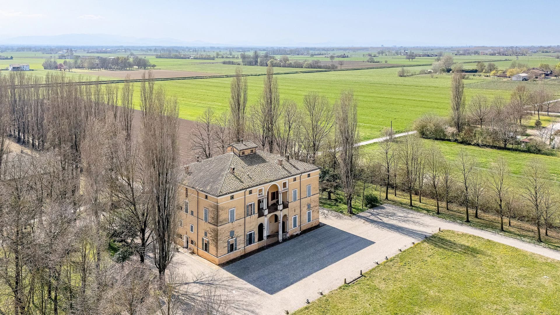 Villa storica nella campagna di Poviglio