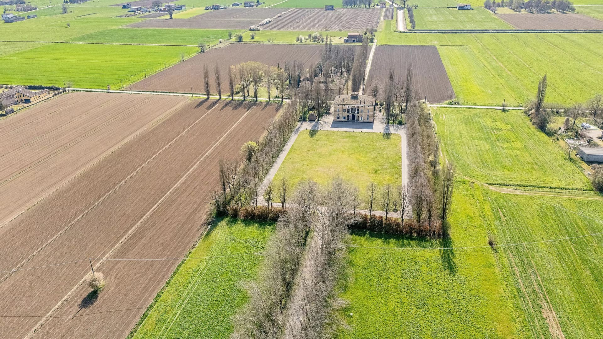 Villa storica nella campagna di Poviglio