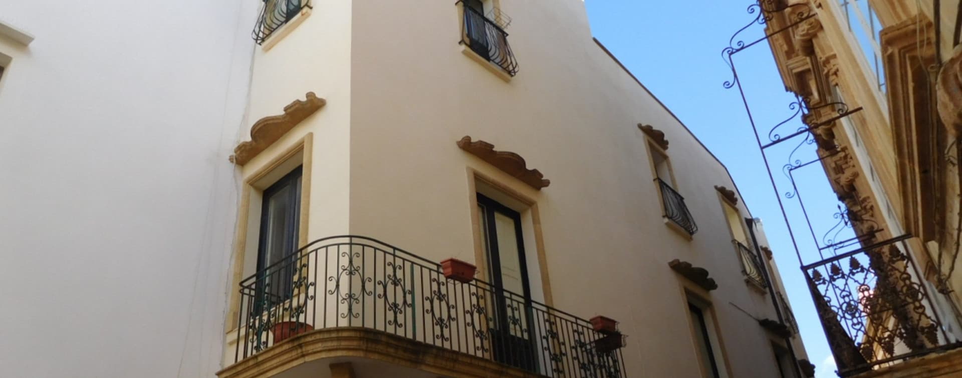 Historic Palace in Gallipoli, Puglia's Gem