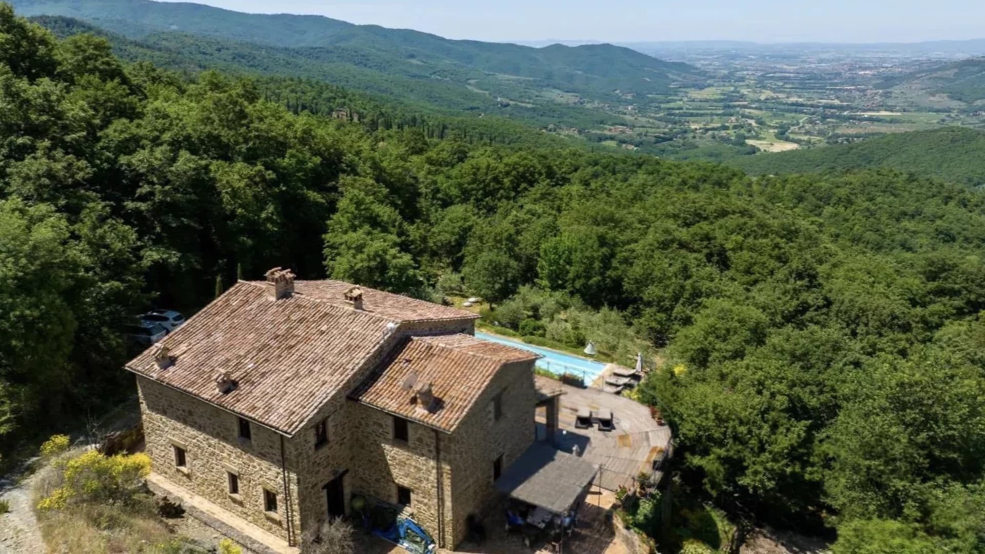 Casale in Toscana: Eleganza e Tradizione a Castiglion Fiorentino