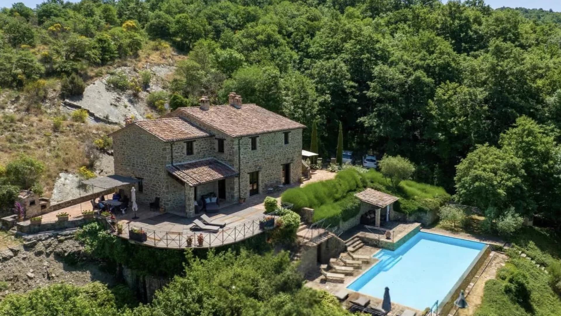 Casale in Toscana: Eleganza e Tradizione a Castiglion Fiorentino
