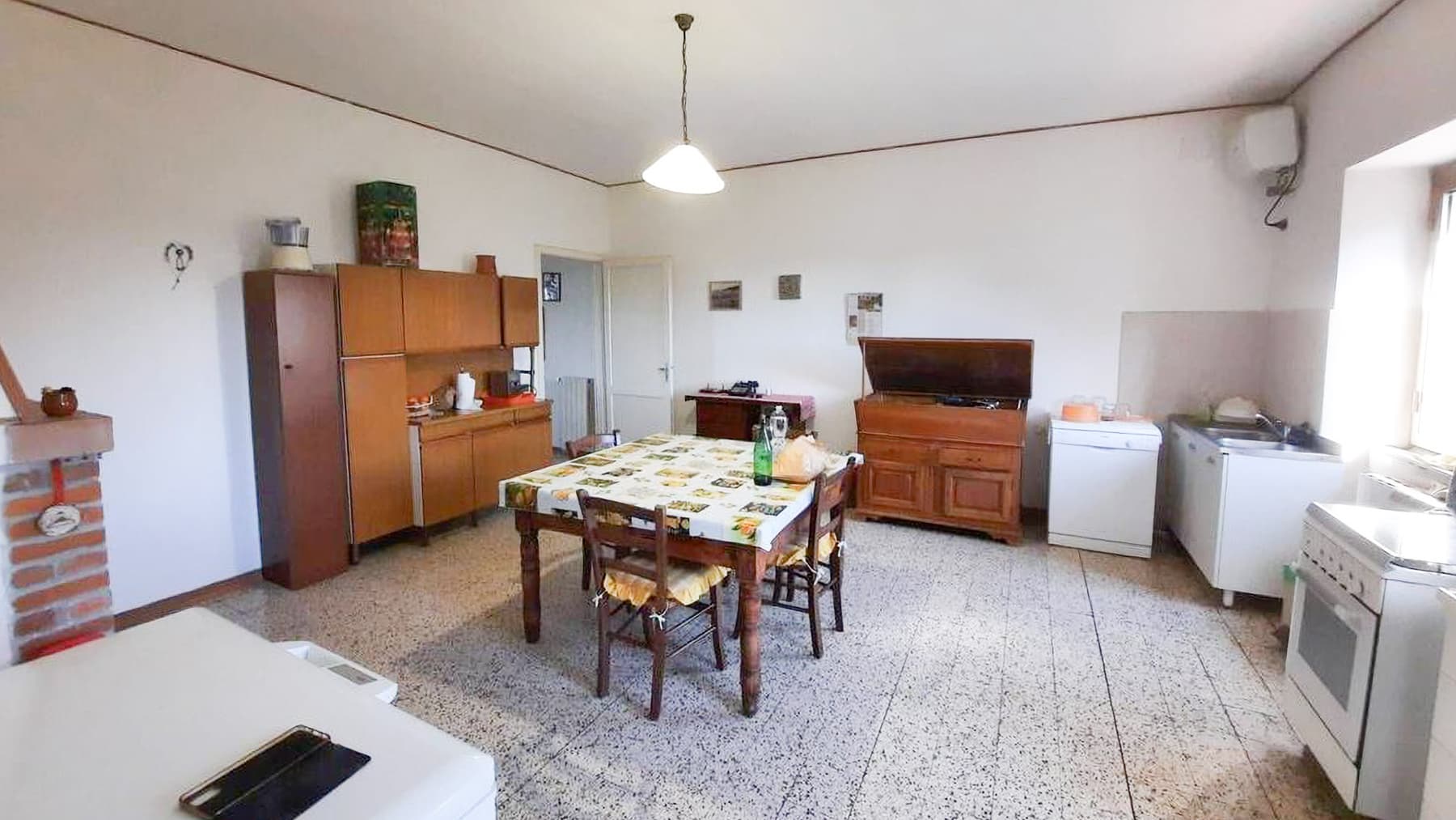 Casale con piscina e giardino, 600 mq, a Santa Luce, Toscana