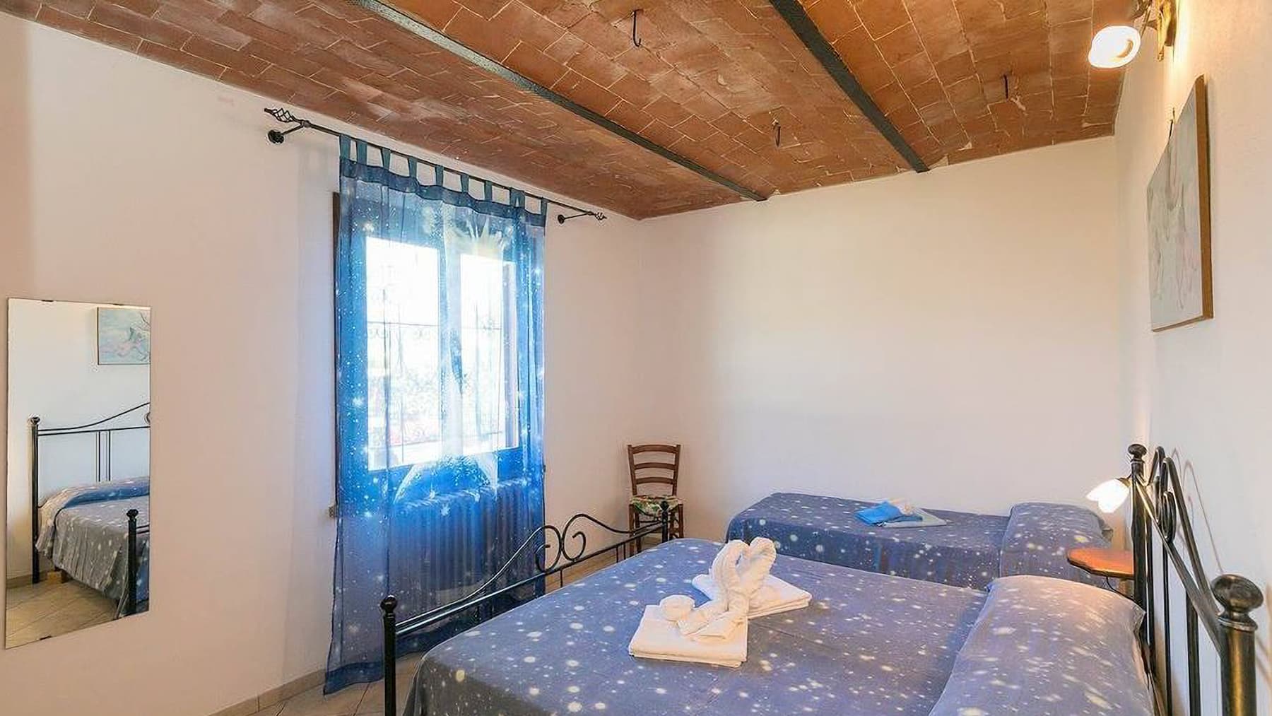 Casale spazioso in Toscana: 1000 mq a Cecina
