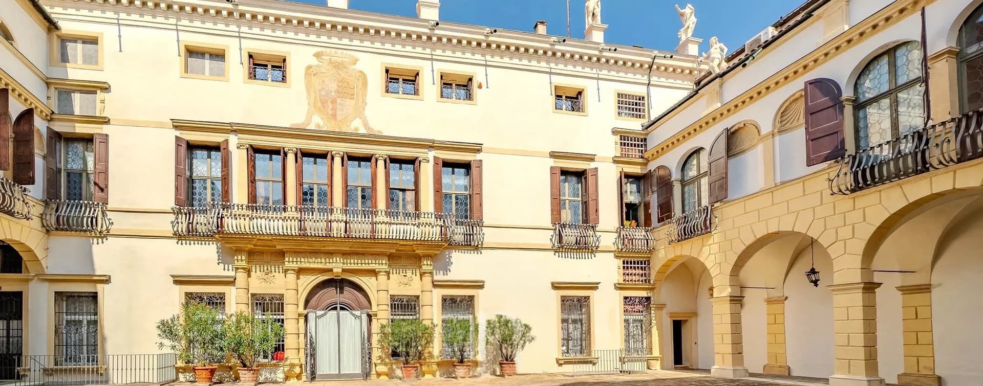 Charming Apartment in Padova, Veneto
