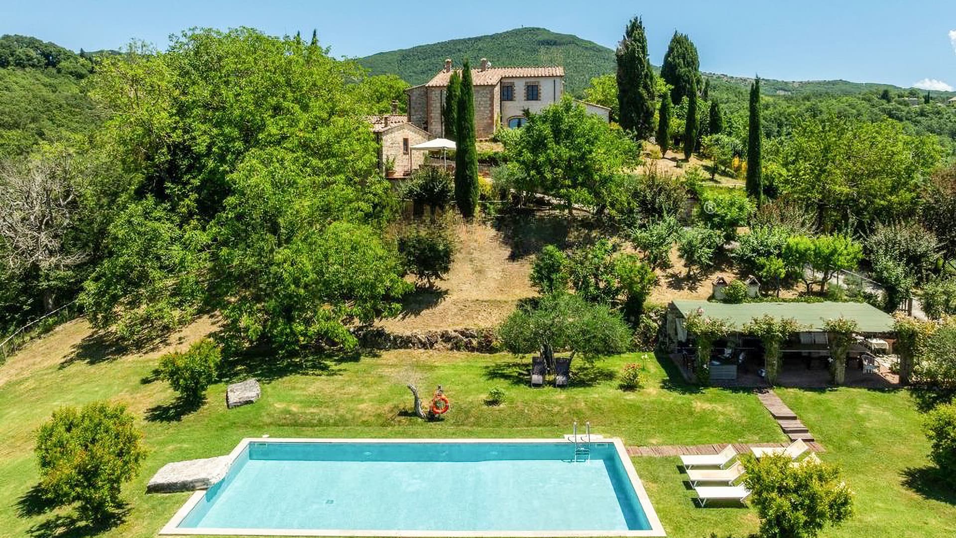 Casale spazioso con giardino e piscina a Sarteano, Toscana