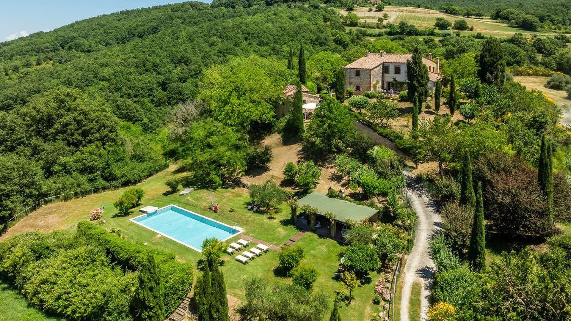 Casale spazioso con giardino e piscina a Sarteano, Toscana