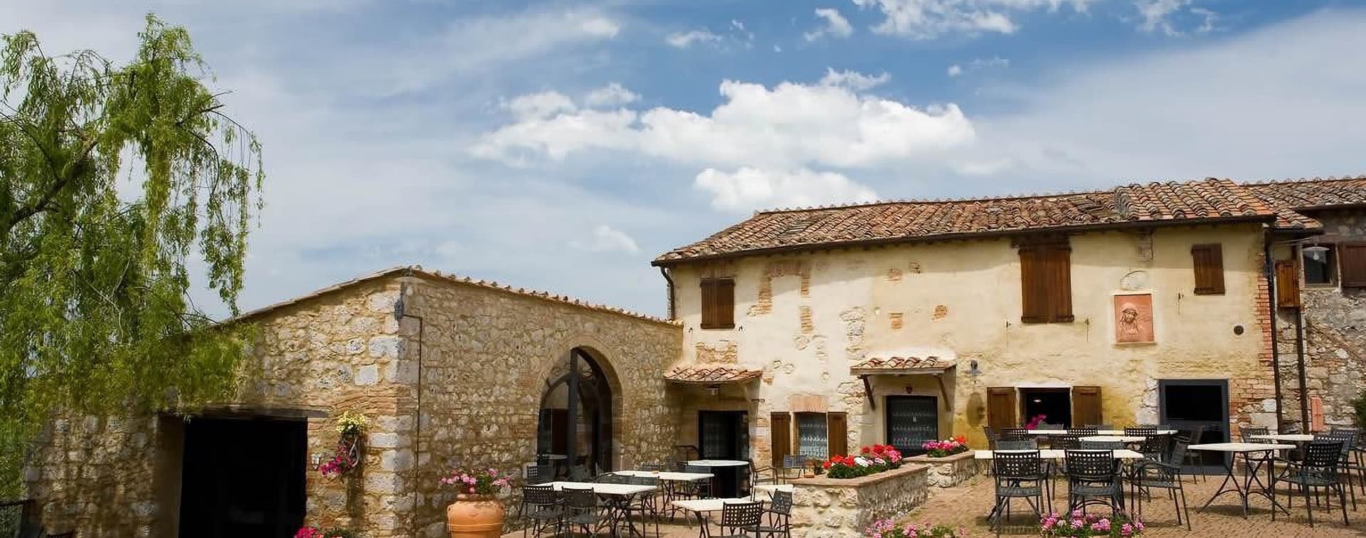 Edificio storico di 1.356 mq a Monteriggioni, Toscana