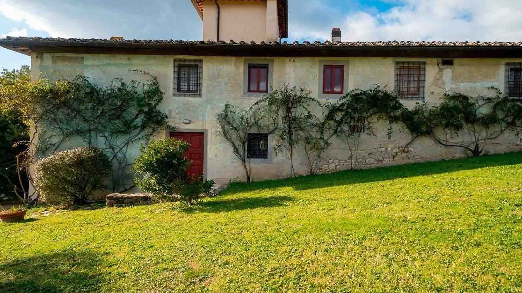 Casale spazioso con piscina a Rignano sull'Arno, Toscana