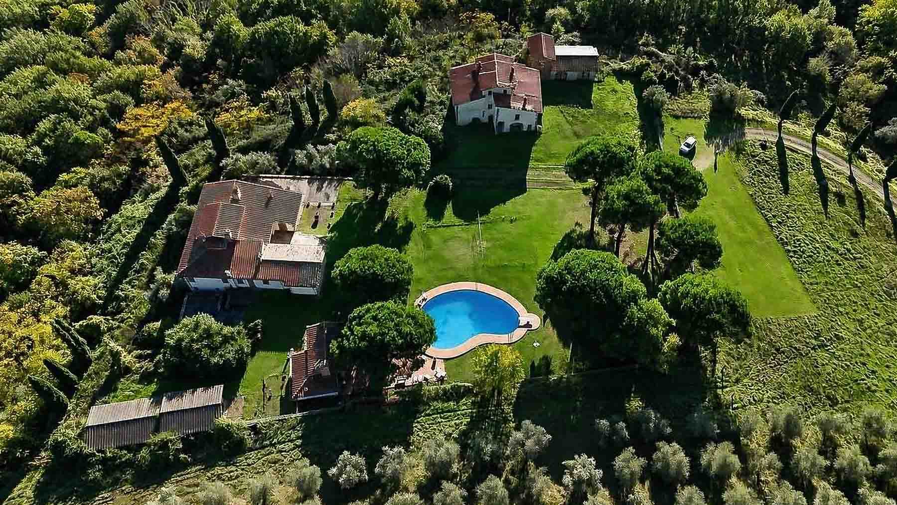 Tenuta-Complesso a Gaville: Charme Toscano con Piscina