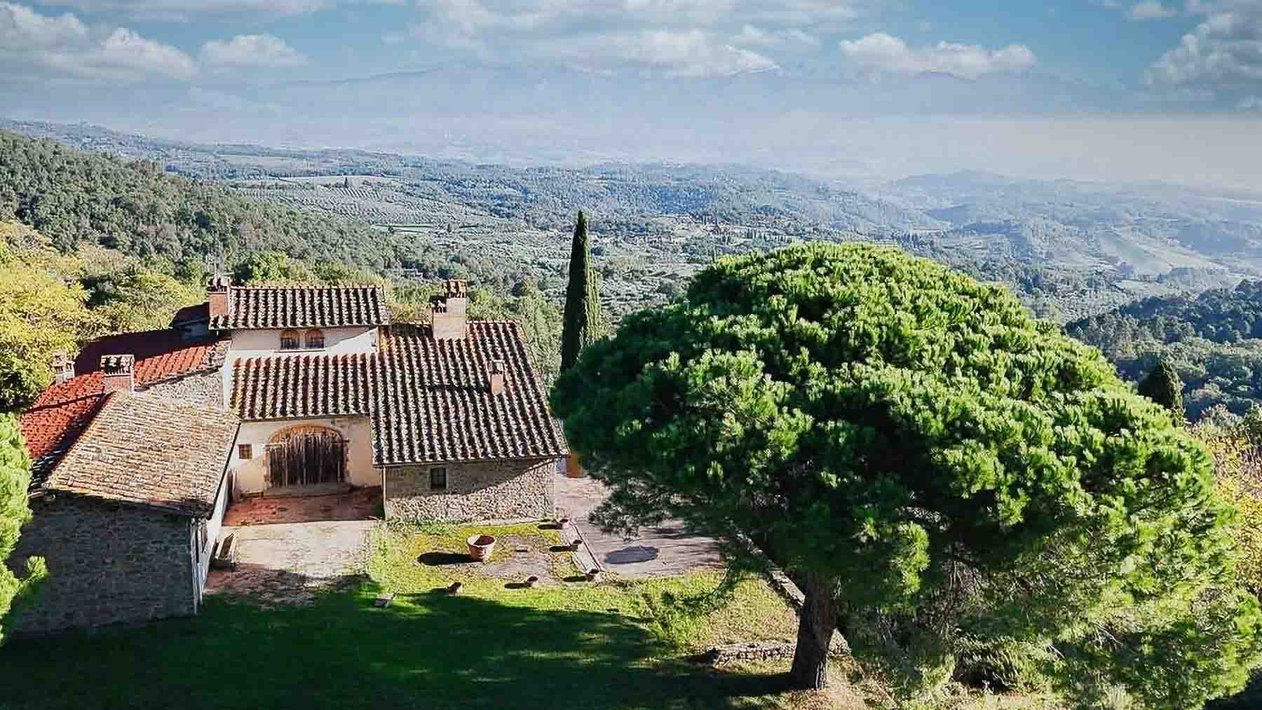 Tenuta-Complesso a Gaville: Charme Toscano con Piscina