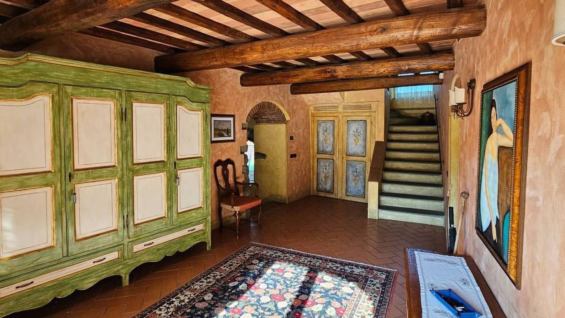 Casale spazioso con giardino e uliveto a Reggello, Toscana