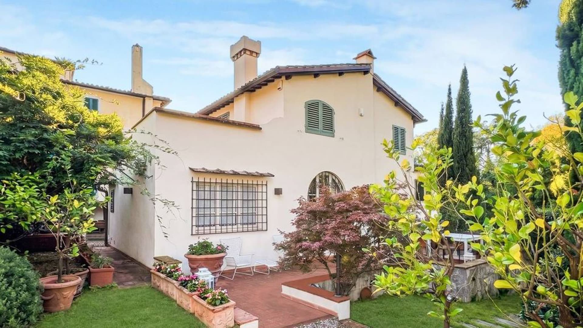 Villa spaziosa con giardino a Poggio Gherardo, Toscana