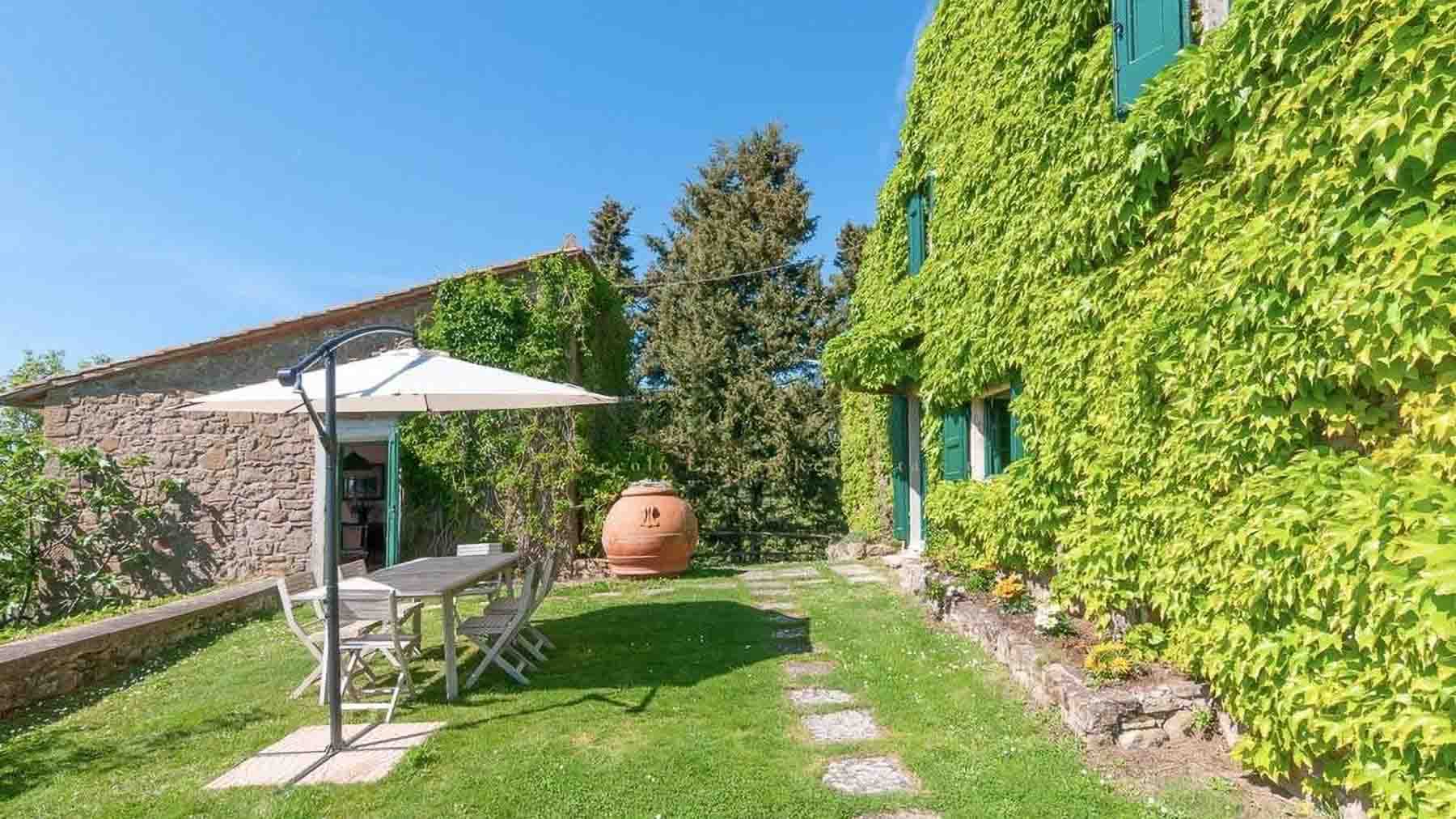 Casale con piscina e giardino a Greve in Chianti, Toscana