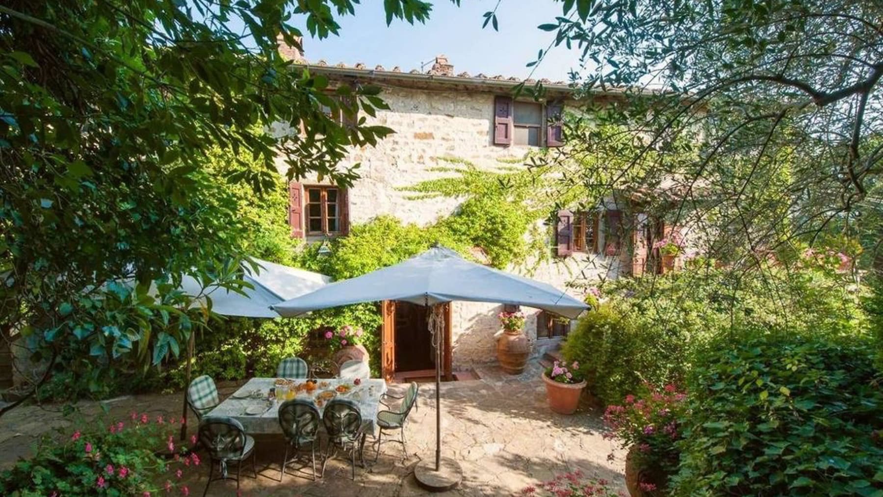 Casale con piscina e tennis nel cuore del Chianti, Toscana