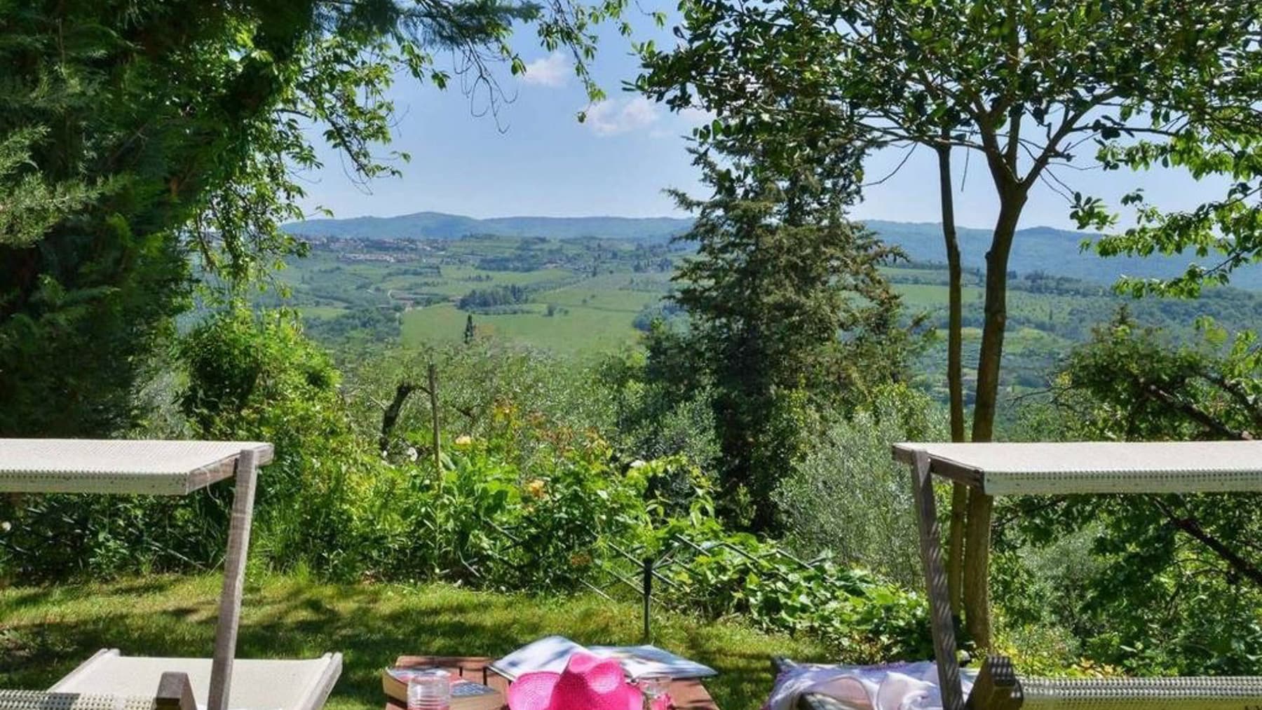 Casale con piscina e tennis nel cuore del Chianti, Toscana