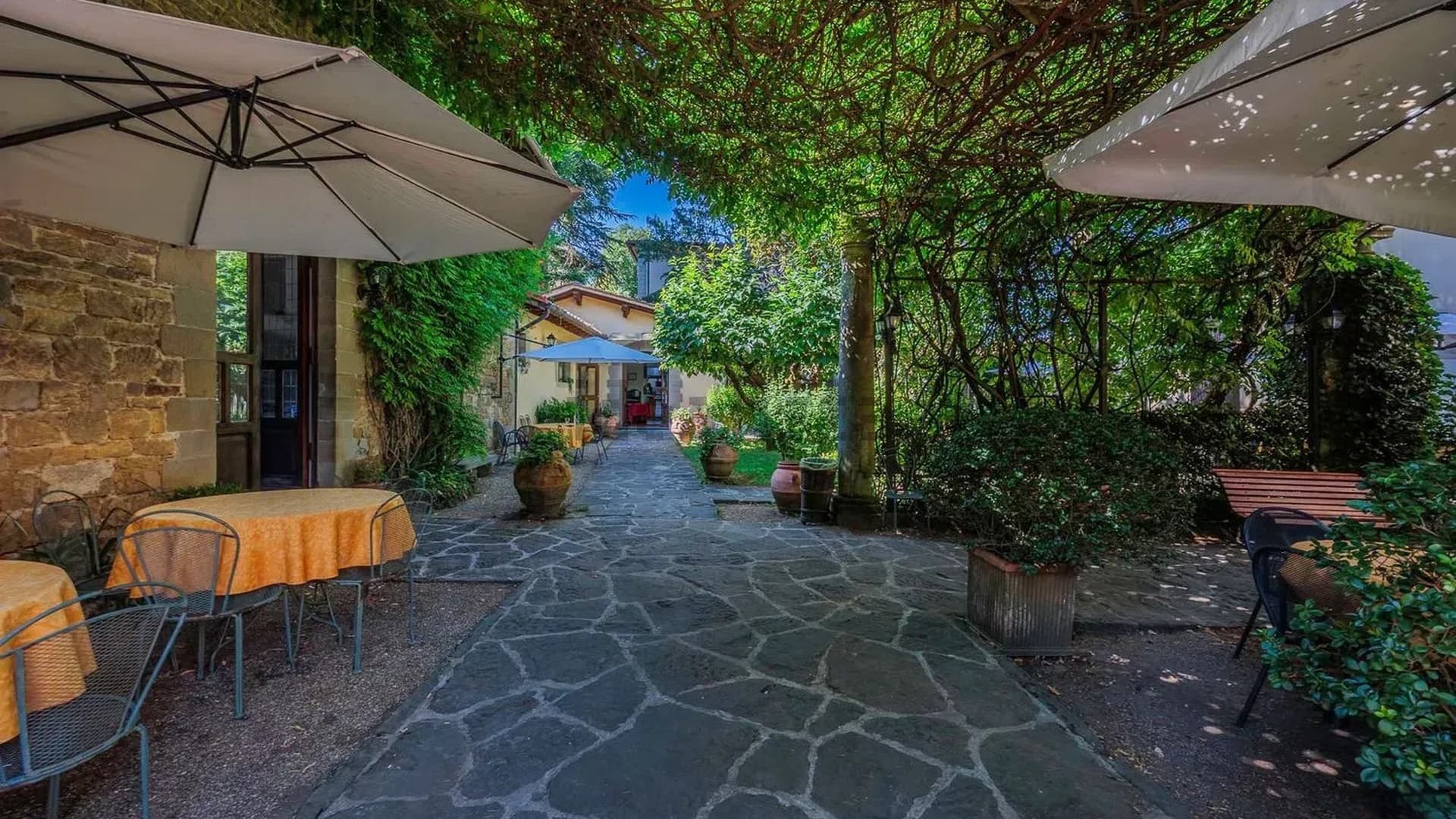 Villa spaziosa con giardino privato a Poppi, Toscana