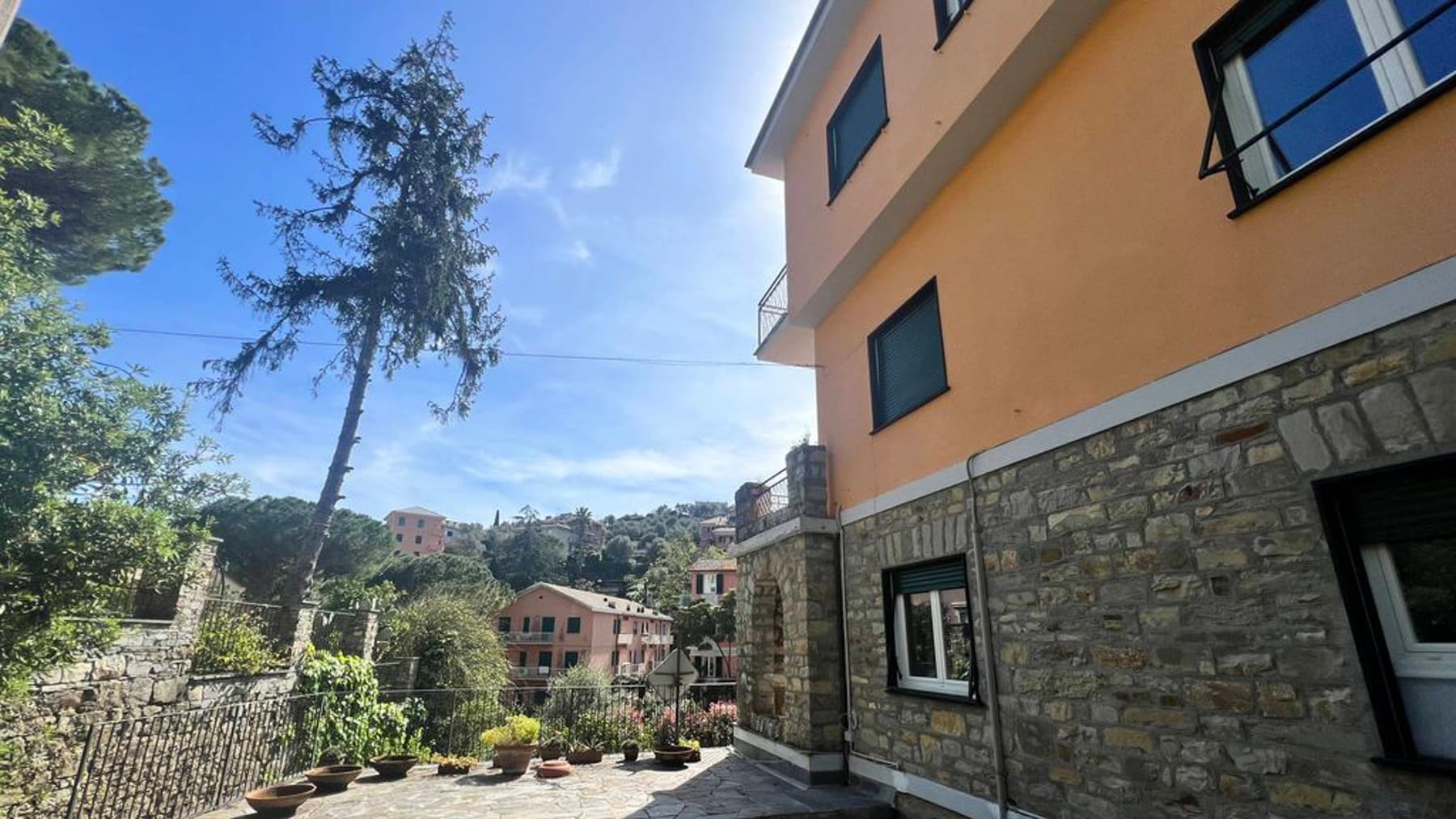 Villa spaziosa con giardino privato a Rapallo