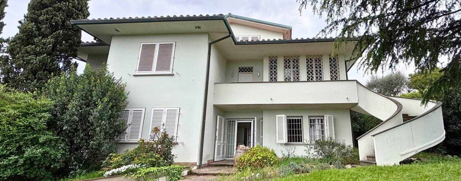 Villa spaziosa a Prato, cuore della Toscana
