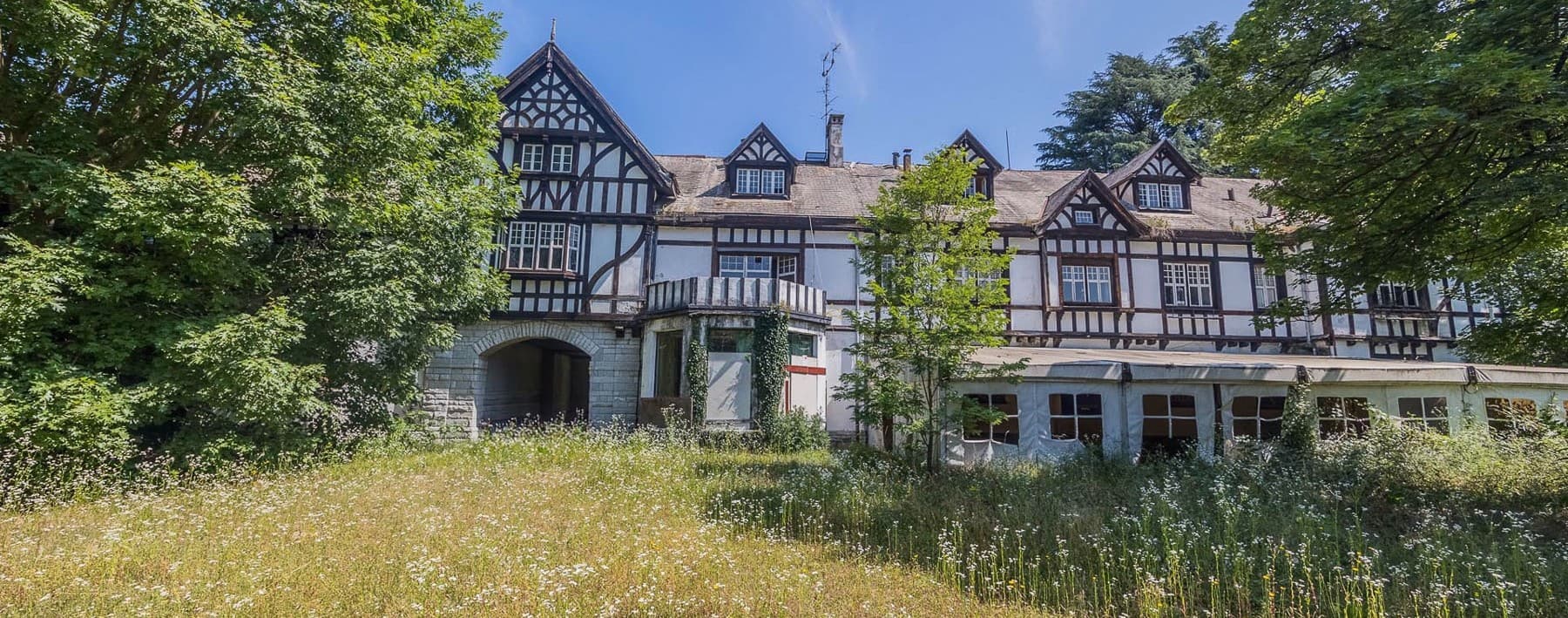 Villa storica da ristrutturare a Casorate Sempione