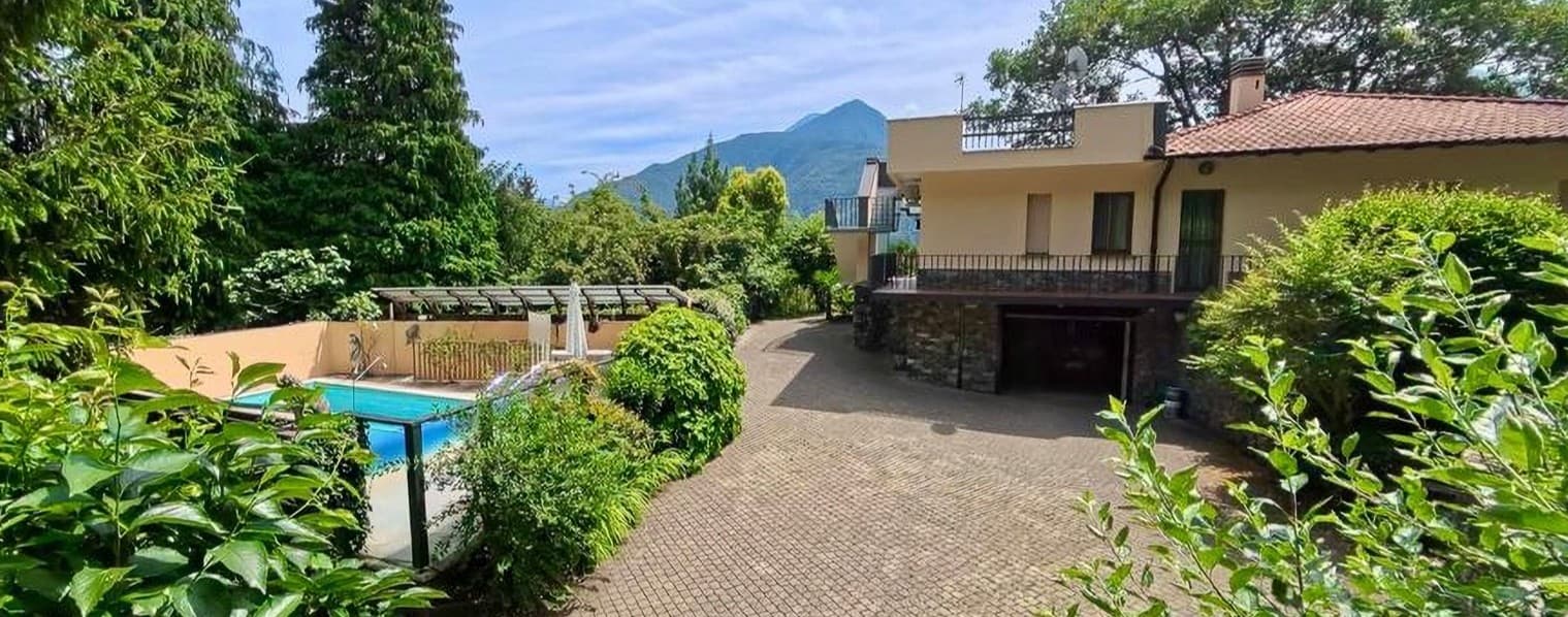 Villa a Calozzo con vista spettacolare sul Lago di Como