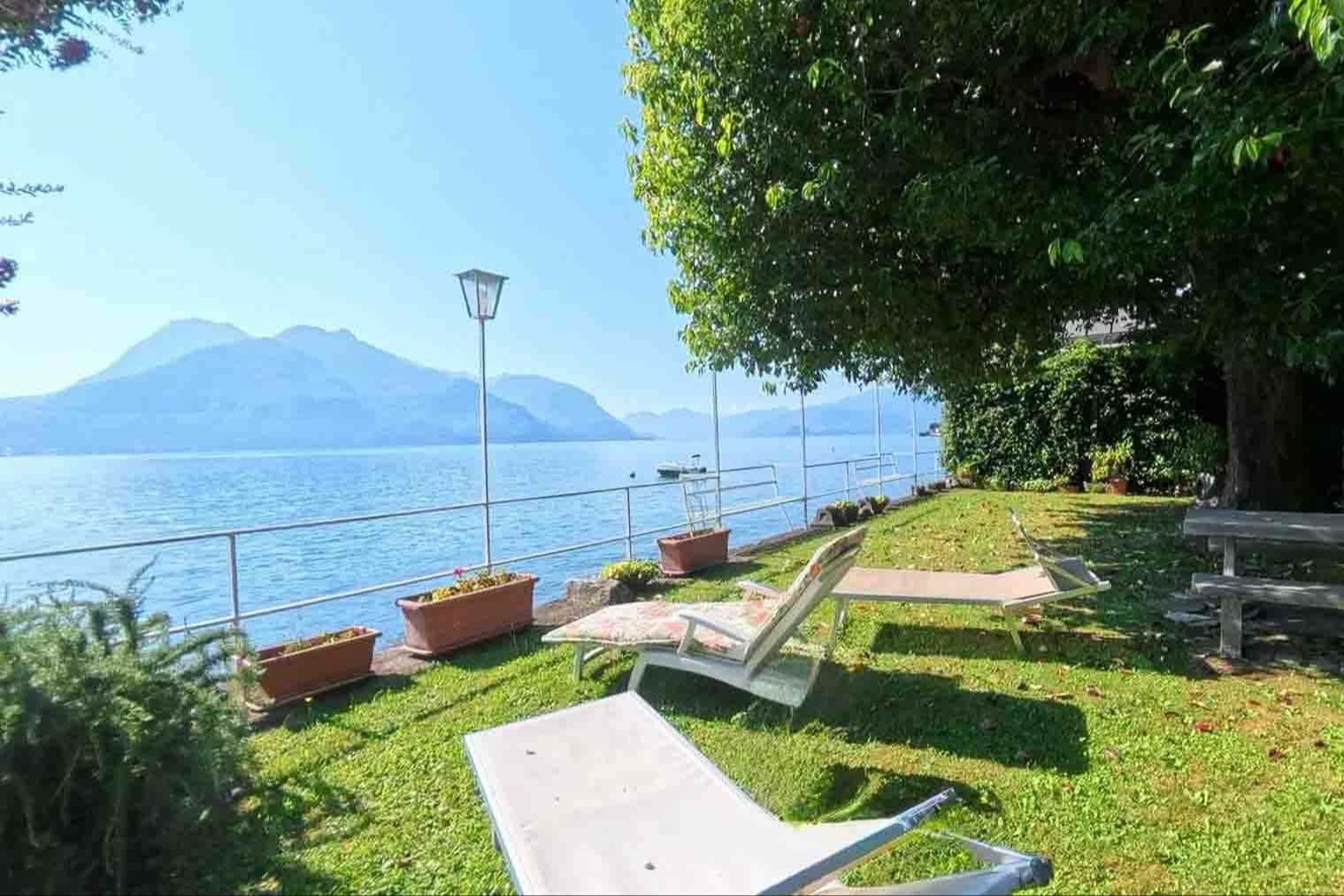 Villa con giardino privato sul Lago di Como, Menaggio