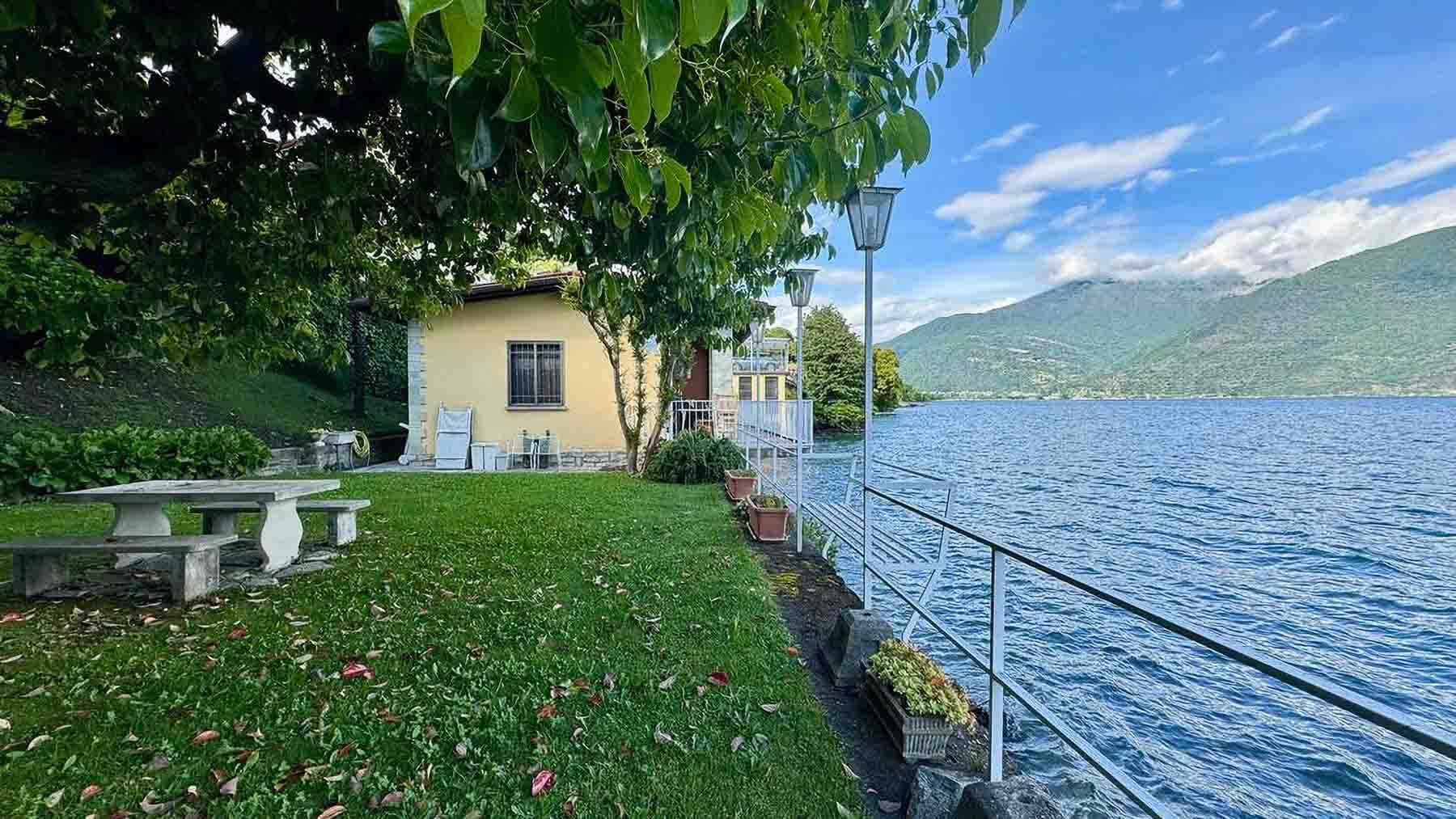 Villa con giardino privato sul Lago di Como, Menaggio