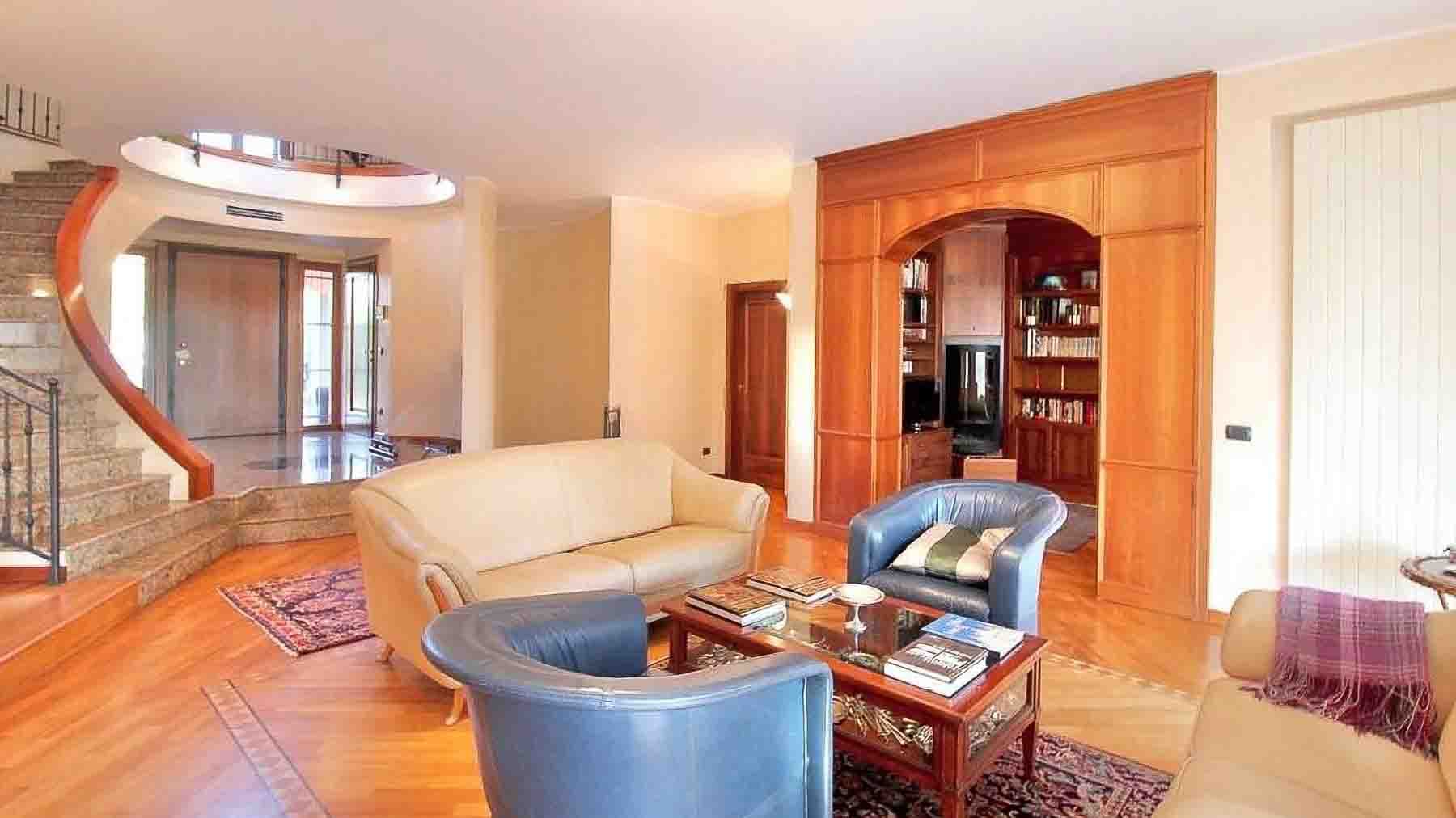 Elegant Villa in Carimate, Lombardy